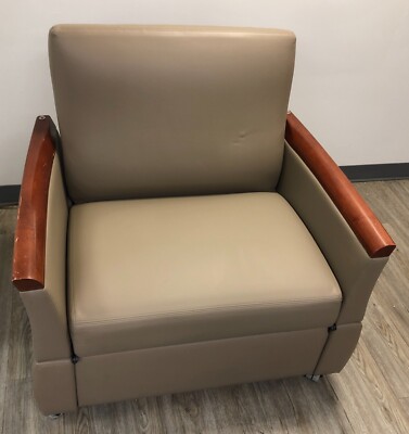 Nemschoff Sleepover 1-2-3 amazing chair turns into bed