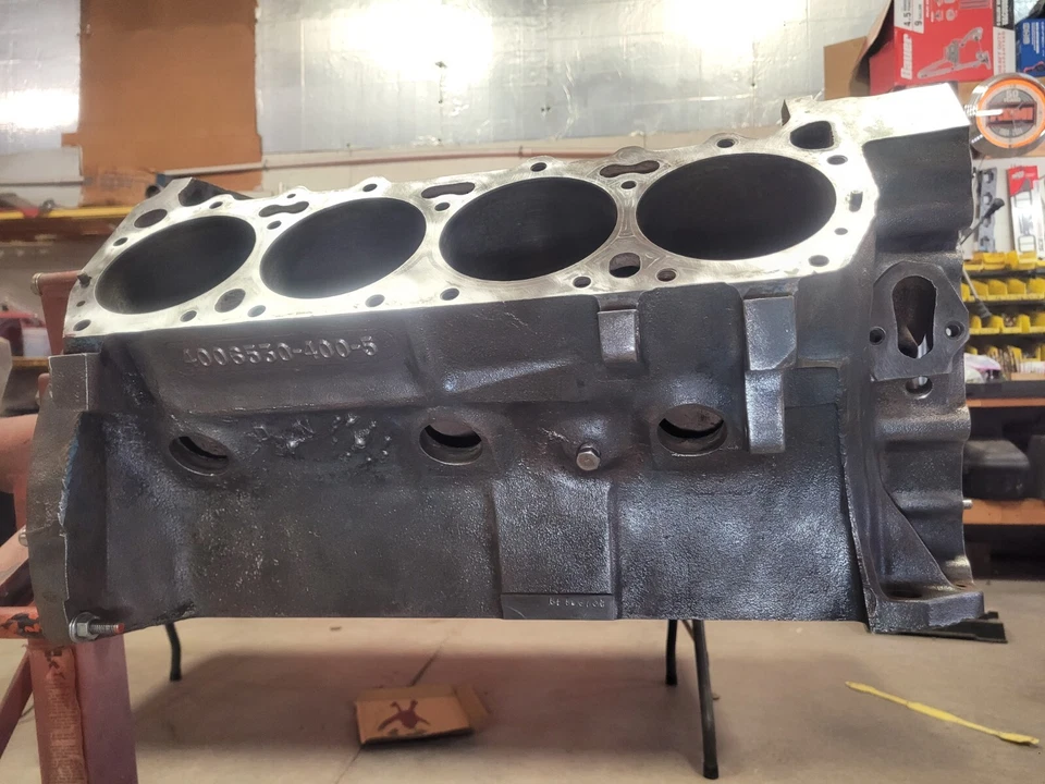bloque motor chrysler 400. bonito bloque el diámetro corrió de 4.342 a 4.345 Foto 2 de 4