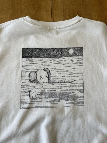 KAWS x UNIQLO UT Sweater Sweatshirt Long Sleeve Size 13 Youth White - Picture 14 of 20