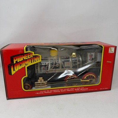 Vintage Pioneer Locomotive Battery Operated Toy Train Woolworth Co New In Box