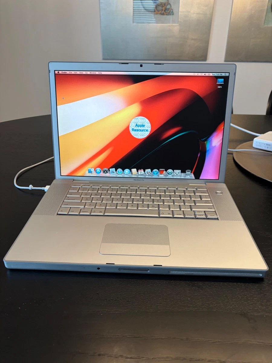 MacBook Pro Mac OS X 10.6, Snow Leopard 2006 Apple Laptops for