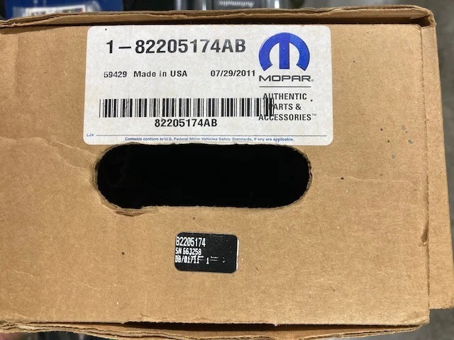 Acessórios OE MOPAR 82205174AB Cross Rail Pkg 2002-2007 Jeep Liberty completo - Imagem 2 de 4