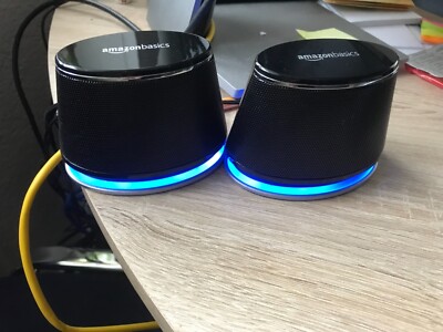 Lautsprecher 2 Stück Amazon schwarz mit blauem Licht