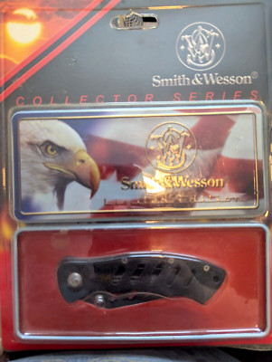 NEW Smith Wesson Limited Edition Folding Pocket Knife Collectors Bald Eagle Tin