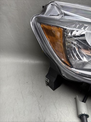 2016-2019 Nissan Sentra Right Passenger Side Headlight Halogen - Picture 8 of 18