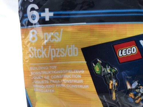 LEGO NEXO KNIGHTS: Nexo Knights Intro Pack (5004388) New in Sealed Packaging - Picture 2 of 6