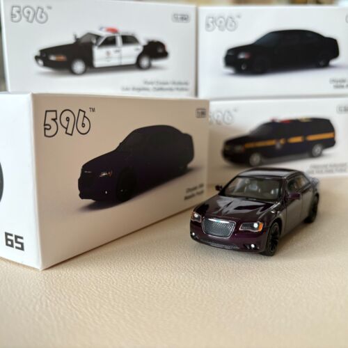 596 Model 1:64 Chrysler 300C Matte Black Metal Purple Alloy Car Model - Picture 8 of 16