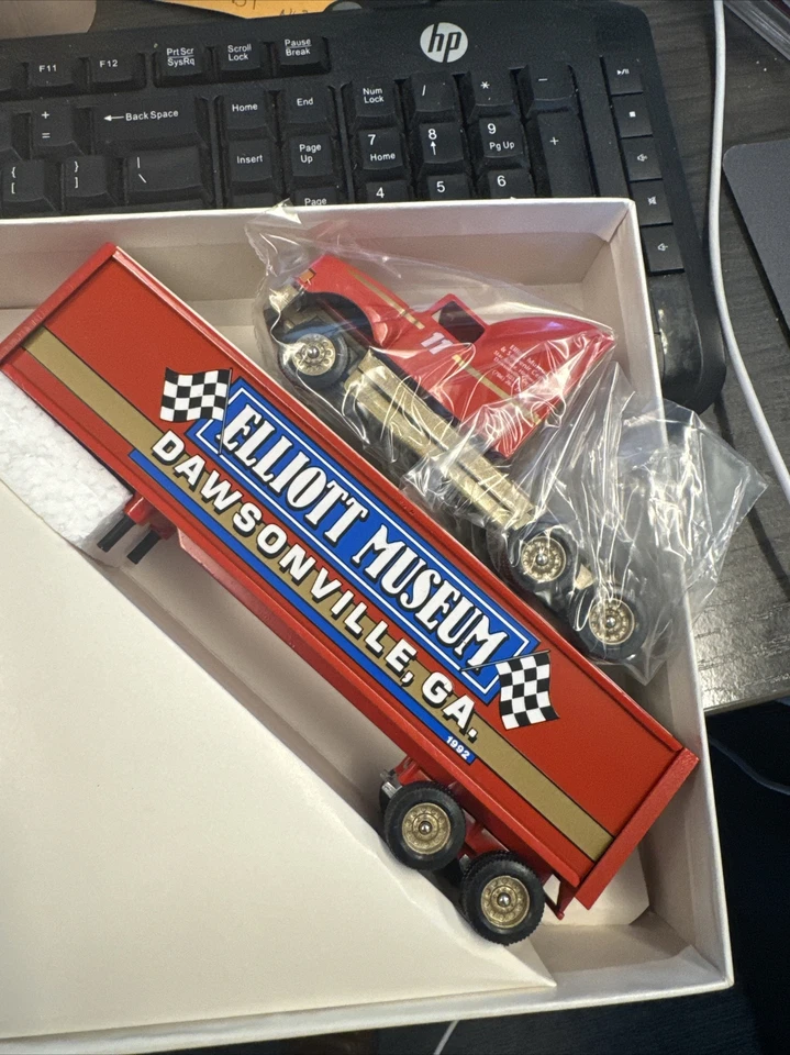 2 camiones transportadores Winross NASCAR BILL ELLIOTT 1991 Museo Elliott 1/64 Foto 3 de 4