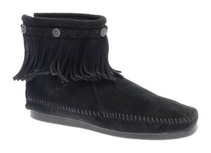 black minnetonka moccasins