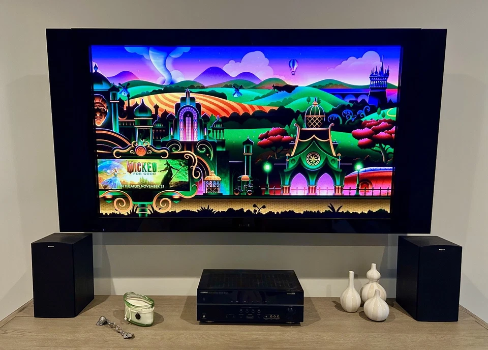 Pioneer Elite Kuro 60" Plasma, with speakers, remote, wall bracket - Image 3 of 4