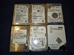 6 x 1TB SATA Festplatten 2,5" Restposten verschiedene Marken 100% Gesundheit