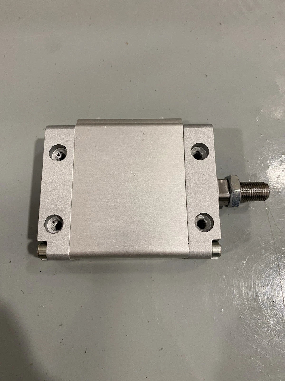Festo 583195 DZF-40-20-A-P-A Flat Cylinder Brand New 5