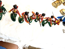 7 Piece Set Britains Highland Regiment Soldiers   Scots Guards / Argyll Highland