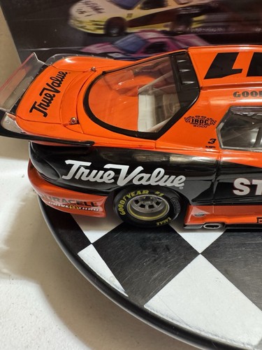 Tony Stewart #11 True Value 2001 IROC 1/24 Nascar Diecast - Picture 8 of 14