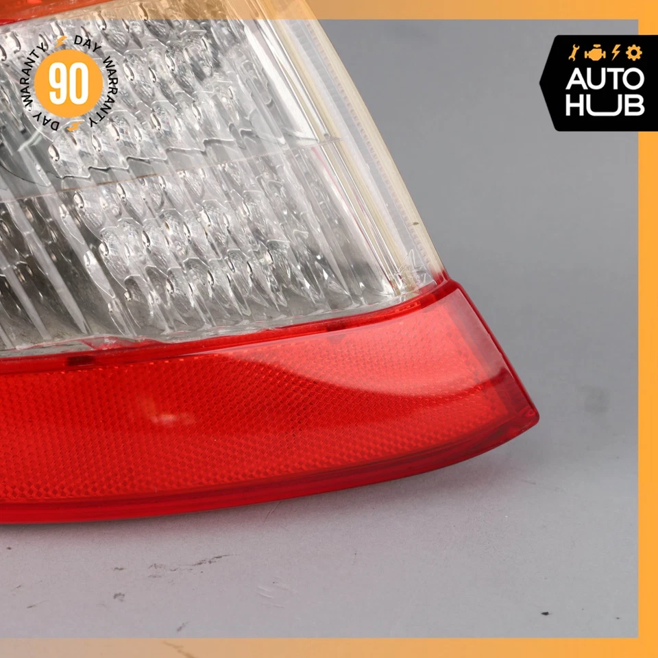 08-12 Lámpara de luz trasera exterior lateral izquierda Maserati GranTurismo M145 234379 OEM 47k Foto 4 de 4