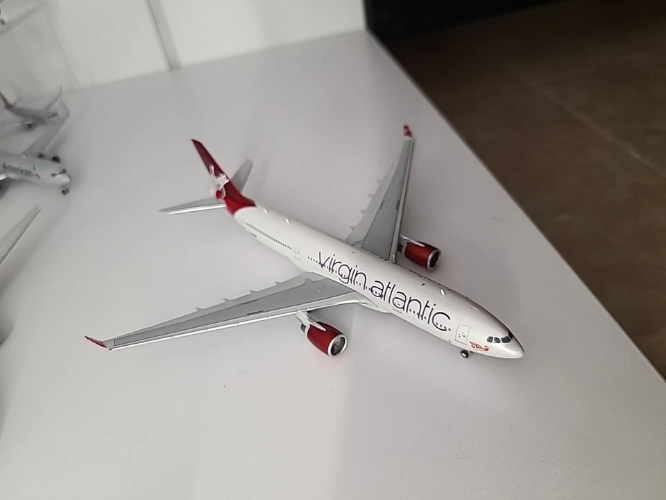 Gemini Jets escala 1:400 Virgin Atlantic Airbus A330-200 G-VMIK Foto 3 de 3