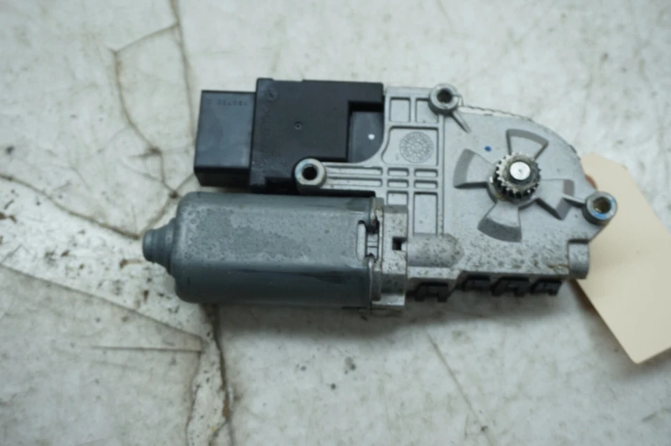 2012-2015 Volkswagen Passat OEM Sun Roof Motor - Image 4 of 4