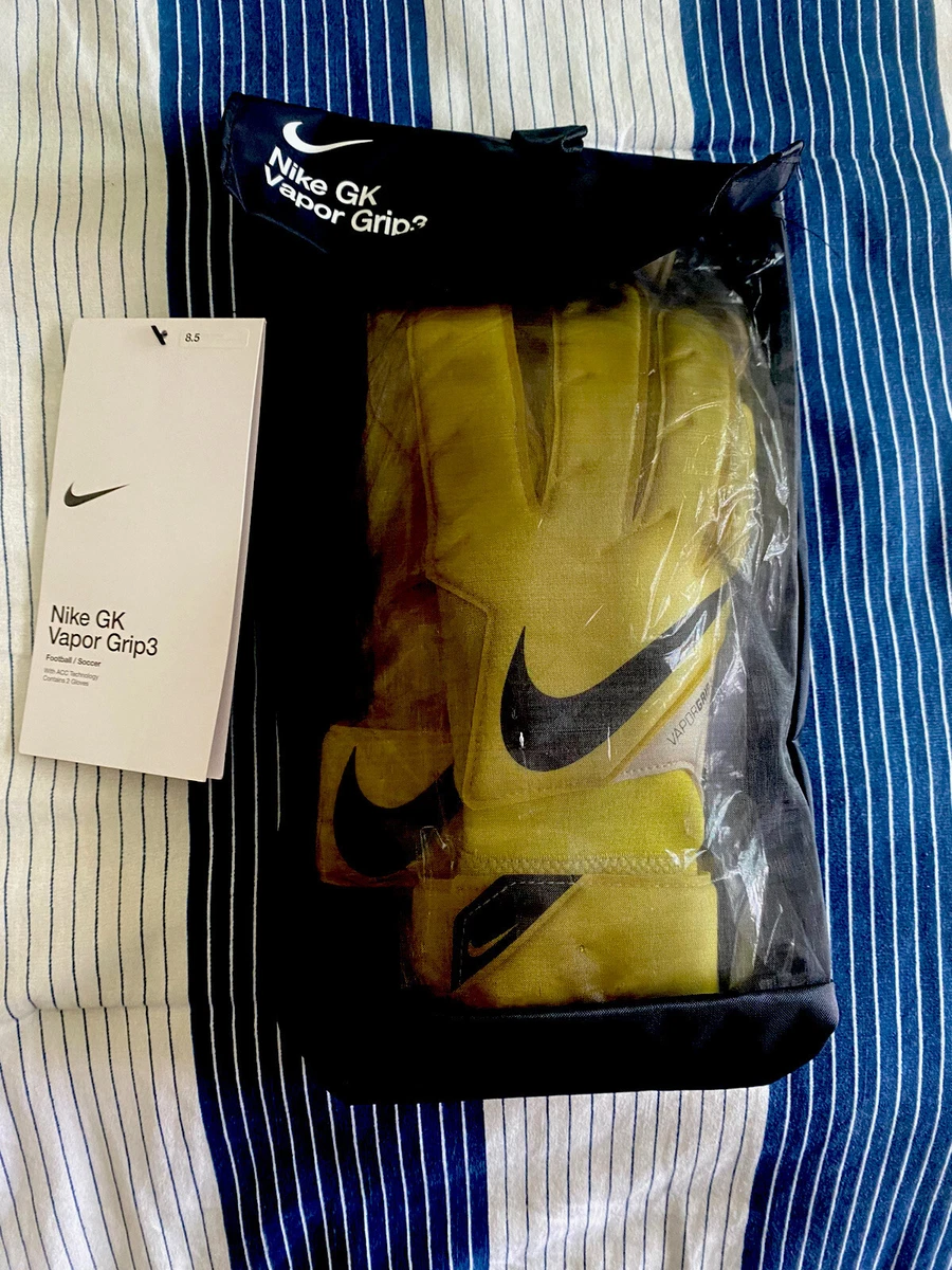 Yellow nike gloves deals