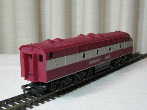 Hornby GM12 Diesel Loco Commonwealth Rail (Aust) - Maroon - OO Gauge - Picture 5 of 8
