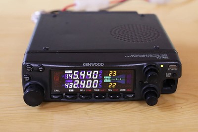 TM-732 FM Dual Bander トランシーバー