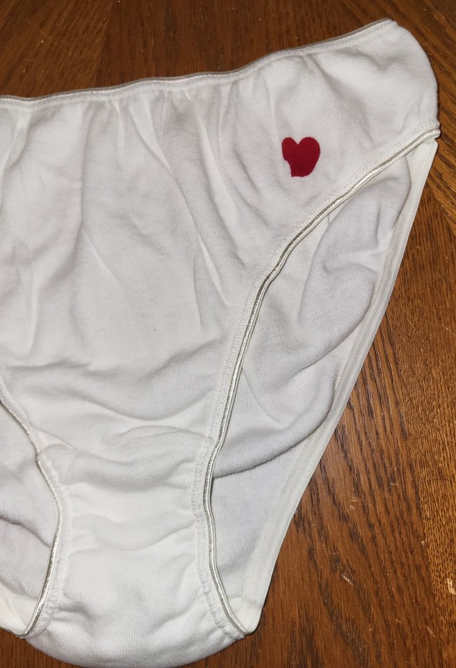 Vintage Avon Intimates Cotton Valentines Panties With HeartSize Small
