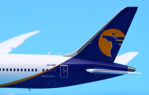 Modelo de avión fundido a presión JC Wings 1:400 MIAT Mongolian B787-9 JU-1789 aletas hacia abajo - Imagen 12 de 13