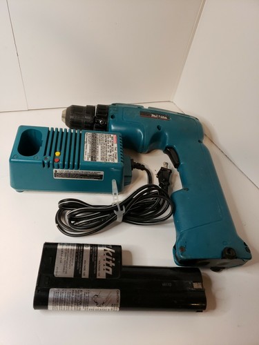 Makita 9.6 Volt 3/8 Cordless Drill With 
