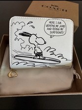 COACH Classic Snoopy Print White Leather Zipper Foldable Wallet new w/packaging