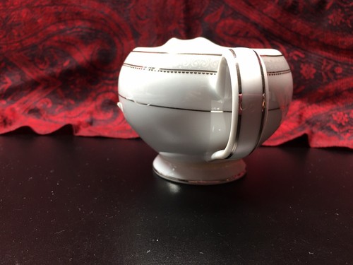 Neu mit Etikett Mikasa Platinum Crown Milchkännchen weiß und silbergrau L3428 - EX - Bild 2 von 10