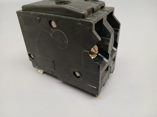 Square D 20 amp 2 Pole QO220 Circuit Breaker Type QO Chipped Plastic - Picture 7 of 7