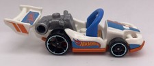 2013 Hot Wheels Let's Go 126/250  CFL94  HW Race RACE TEAM white