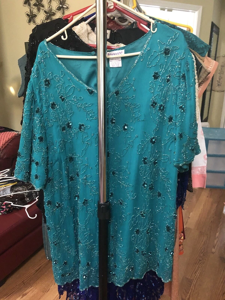 Trajes indios bordados a mano. Talla mediana a grande  Foto 2 de 4