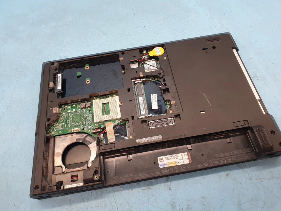 Lenovo ThinkPad L440 14" LAPTOP FAULTY SPARES SL8 - Image 4 of 4