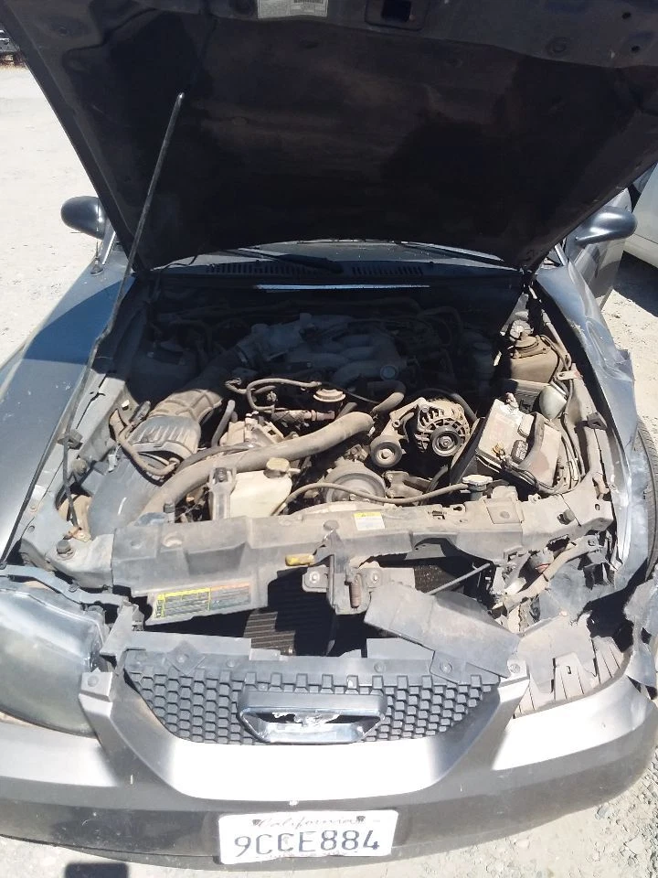 Conjunto de filtro de aire usado se adapta a: Ford Mustang 2001 6 cilindros grado A Foto 2 de 4