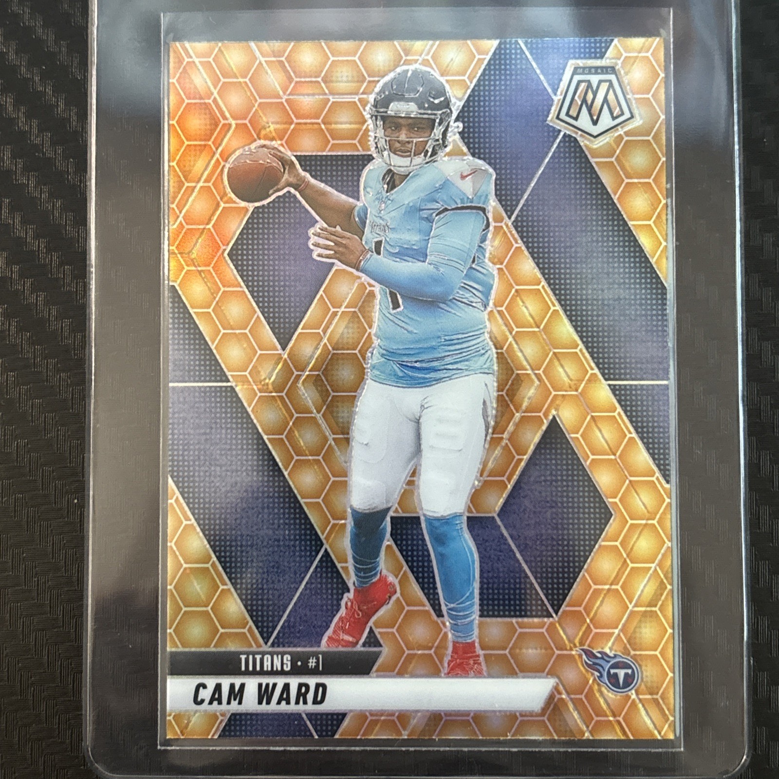 2025 Panini Mosaic - Cam Ward #382 Honeycomb Prizm SSP Titans (RC)