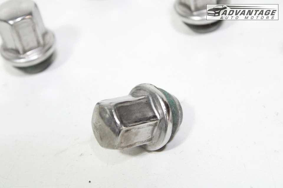 Chevrolet Malibu 2016-2025 juego de 20 pernos de tuerca de llanta delantera o trasera OEM Foto 4 de 4