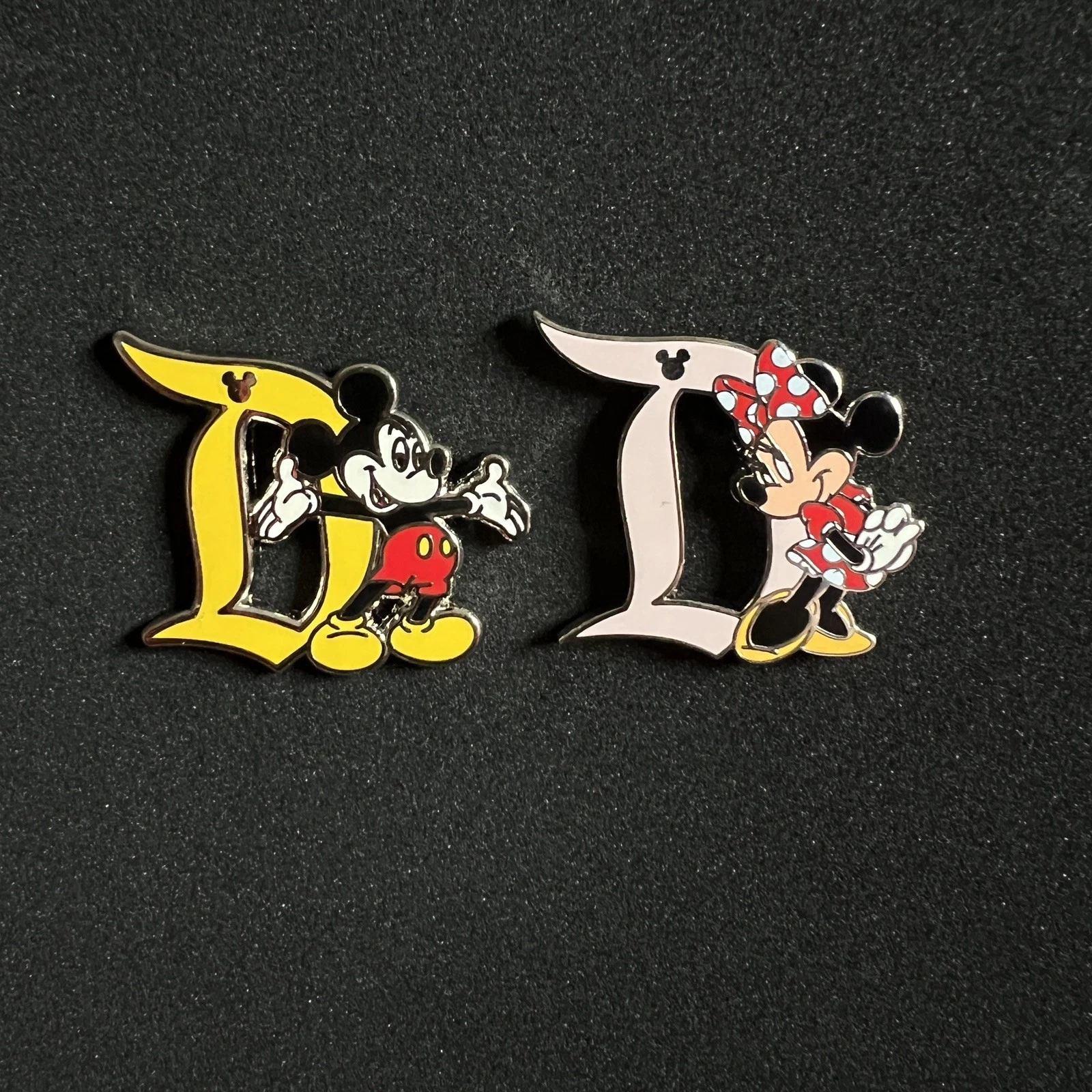 2019 Mickey Mouse 2020 Minnie Mouse Chaser Hidden Disney Disneyland D Pins