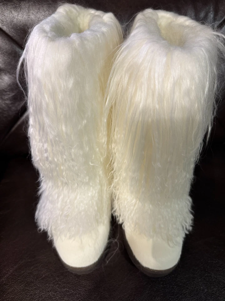 NWT BEARPAW Canada Boetis II White Mongolian Fur Sheepskin Wool Boots Sz 8 M - Image 2 of 4
