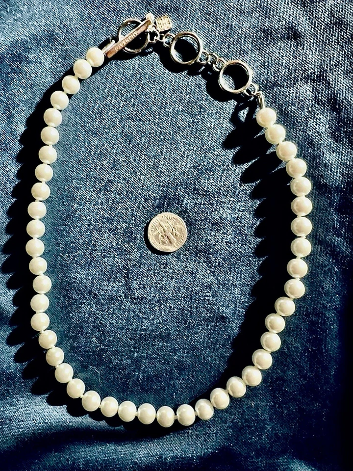 Collar de perlas, de Givenchy Foto 3 de 3