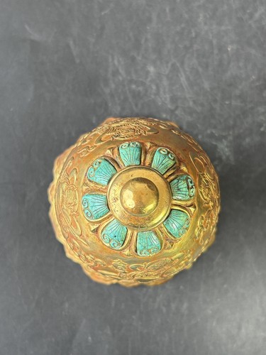 China Tang Gilt Bronze pot hand carved heavenly kings motif inlaid Gems - Picture 9 of 15