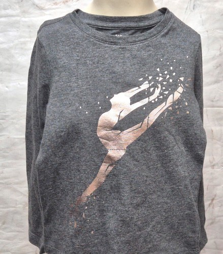 Camiseta bailarina metálica plateada gris oscuro GAP para niñas precio de venta sugerido por el fabricante 10,99 GBP - Imagen 5 de 5