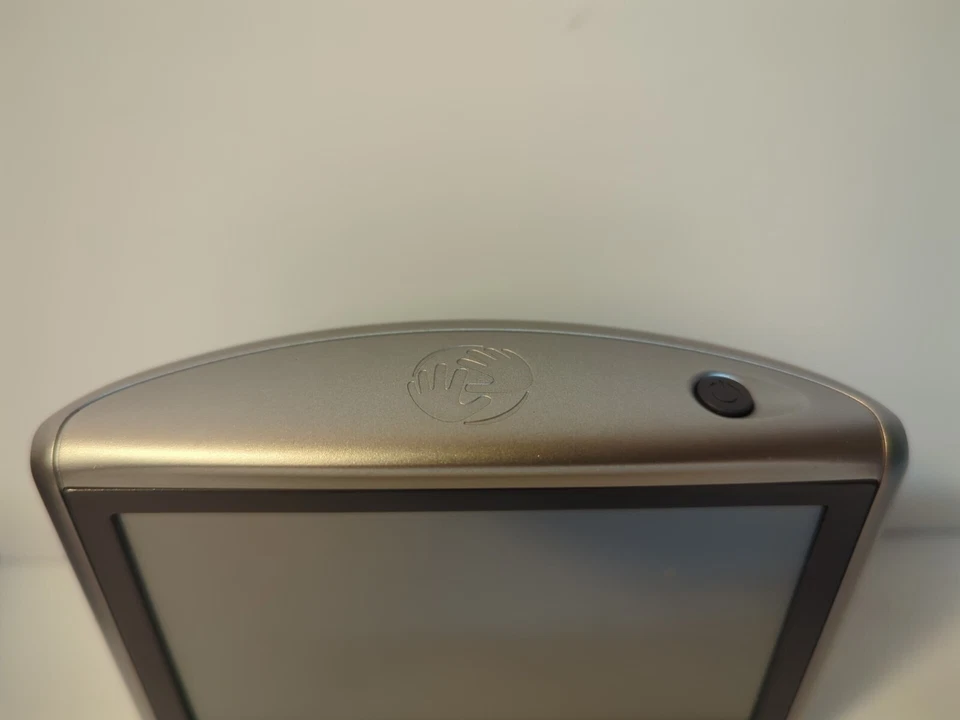 TomTom Tom Tom One XL II 2 Car GPS Unit Bundle Navigation Bluetooth w/ Case - Image 2 of 4