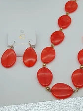 Charming Charlie lucite chunky necklace and earrings 