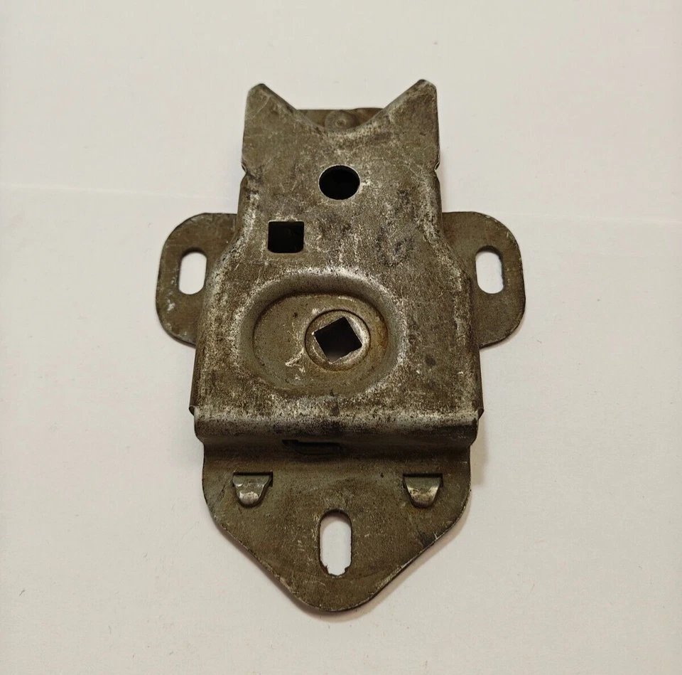 Conjunto de pestillo de maletero Plymouth Deluxe Cambridge Cranbrook 1951-1952 1338762 nuevo en stock Foto 3 de 4