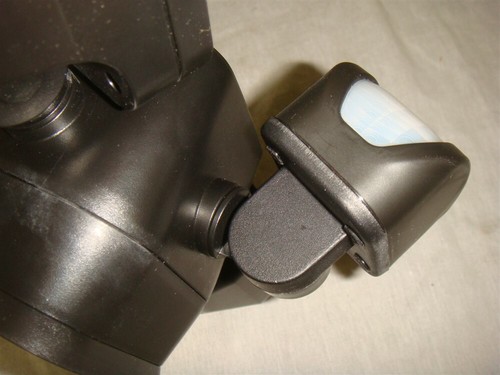 RING FLOODLIGHT SECURITY MOTION ACTIVATED BATTERY POWERED LED LIGHT - Picture 3 of 12