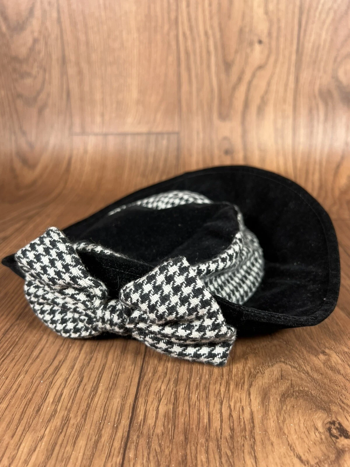 Vintage Black And White Velvet Baby Hat With Bow 12 Months Size. Made In USA.