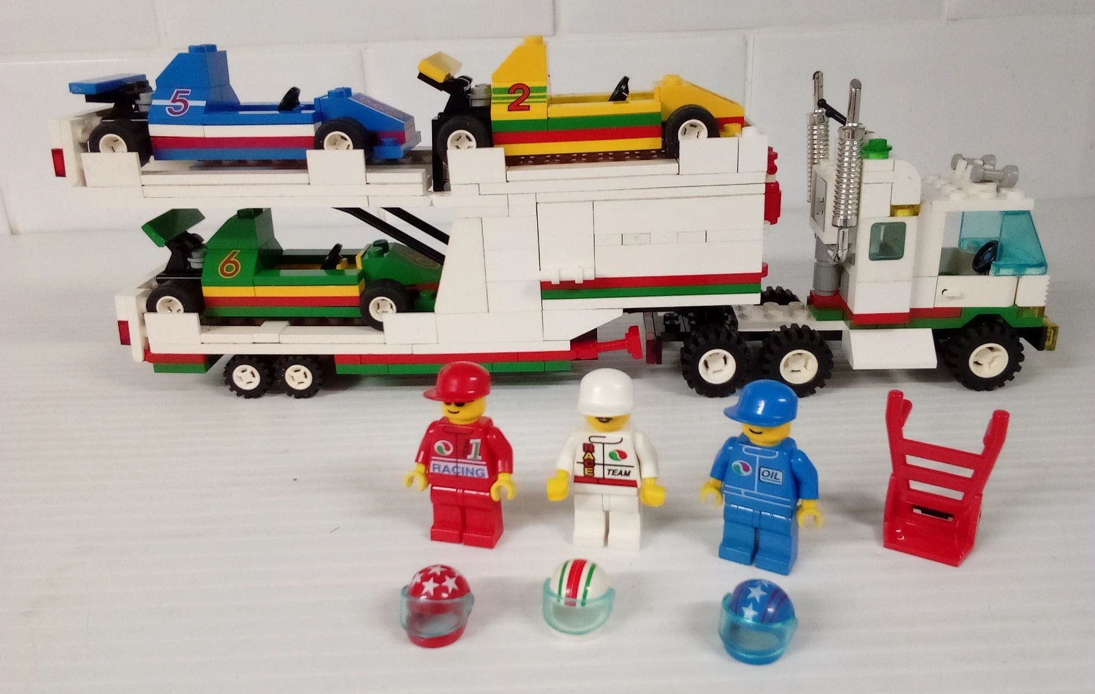 Vintage LEGO 6335 Classic Town Set Indy Transport - 3 Figures