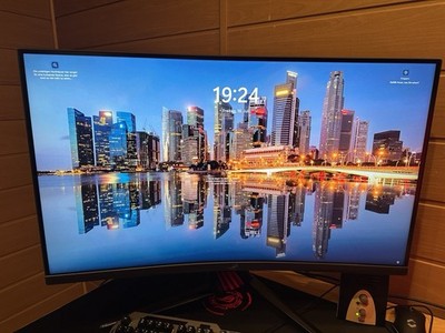 ASUS ROG Strix XG32VQR 32 Zoll Curved WQHD 144Hz DP/HDMI 4ms