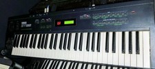 Yamaha SY22 Vector Synthesis Synth Keyboard MIDI with Power Supply