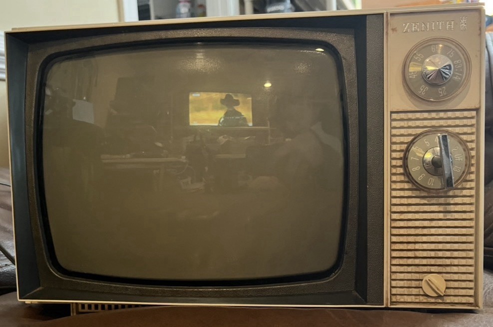 Zenith 12 Inch Black And White TV Late 60's? Model B1331-3 Chassis